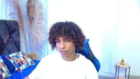 Angel online show from November 21, 8:18 pm