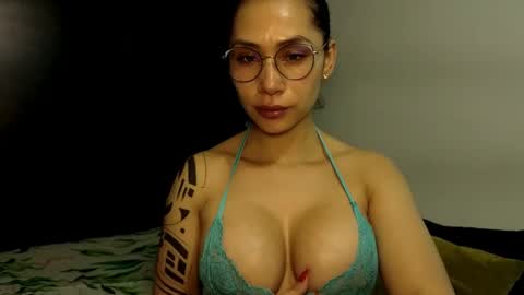 Snapshot of angellaisabella chatting on September 9, 12:37 pm ANGELA ISABELLA online show from September 9, 12:37 pm