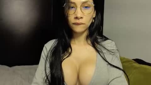  ANGELA ISABELLA  online show from November 7, 12:38 pm