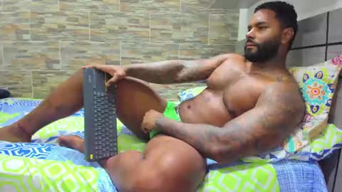 Snapshot of angelo_evans33 chatting on August 9, 12:23 am angelo_evans33 online show from August 9, 12:23 am