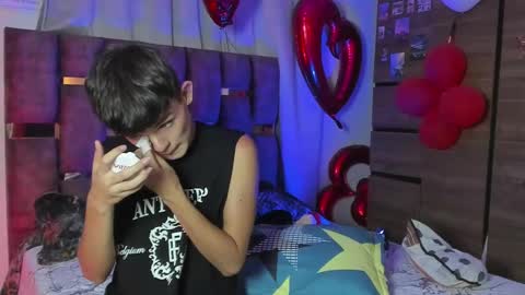 Angelo I work from home this is my room  online show from February 20, 6:17 am