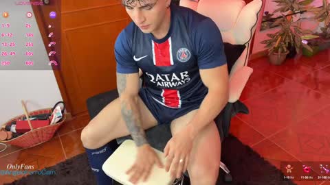 Snapshot of angeloferro1 chatting on December 9, 3:44 pm Angelo Ferro online show from December 9, 3:44 pm