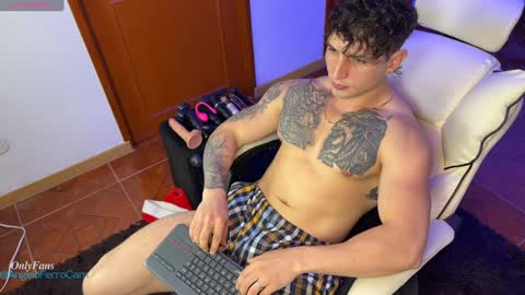 Snapshot of angeloferro1 chatting on December 25, 2:14 am Angelo Ferro online show from December 25, 2:14 am