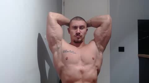  ------- SEX SHOW WITH GUYS AND GIRLS  MUSCLE SHOW online show from December 1, 9:15 pm
