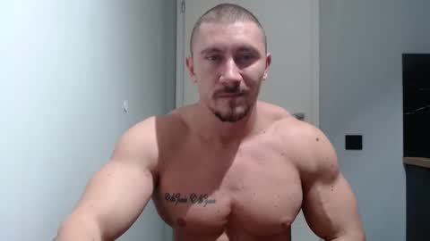  ------- SEX SHOW WITH GUYS AND GIRLS  MUSCLE SHOW online show from December 2, 4:31 pm