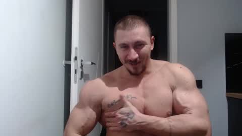  ------- SEX SHOW WITH GUYS AND GIRLS  MUSCLE SHOW online show from December 9, 8:01 pm