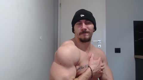  ------- SEX SHOW WITH GUYS AND GIRLS  MUSCLE SHOW online show from January 21, 9:35 am