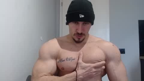  ------- SEX SHOW WITH GUYS AND GIRLS  MUSCLE SHOW online show from February 4, 8:24 am