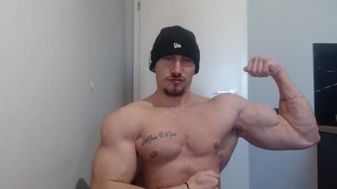  ------- SEX SHOW WITH GUYS AND GIRLS  MUSCLE SHOW online show from February 22, 11:57 am