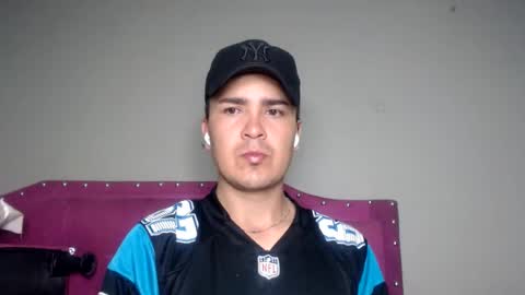 angels_0001 online show from July 26, 9:38 am