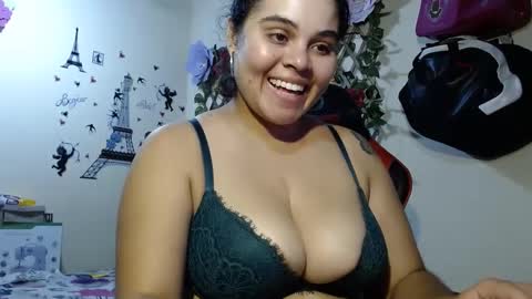 Snapshot of angelsexhotlatin chatting on December 14, 1:39 am angelsexhotlatin online show from December 14, 1:39 am