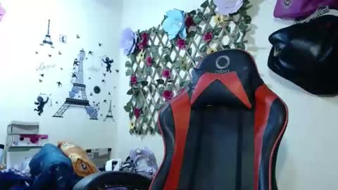 Snapshot of angelsexhotlatin chatting on February 18, 2:16 am angelsexhotlatin online show from February 18, 2:16 am