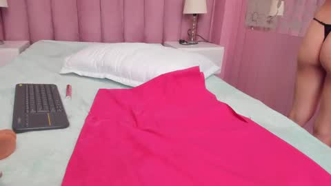 Snapshot of angelstonne_ chatting on January 25, 4:03 pm Angel online show from January 25, 4:03 pm