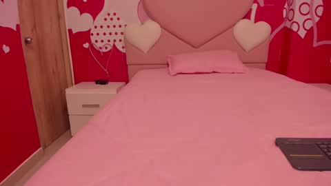 Snapshot of angelstonne_ chatting on February 14, 9:24 am Angel online show from February 14, 9:24 am