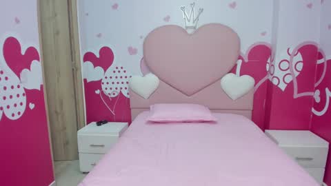 Snapshot of angelstonne_ chatting on February 16, 10:10 am Angel online show from February 16, 10:10 am