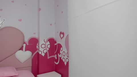 Snapshot of angelstonne_ chatting on February 23, 8:06 am Angel online show from February 23, 8:06 am