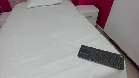 Snapshot of angelstonne_ chatting on February 27, 10:04 am Angel online show from February 27, 10:04 am