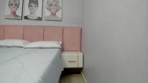 Snapshot of angelstonne_ chatting on March 10, 9:53 am Angel online show from March 10, 9:53 am