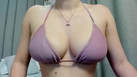 Snapshot of angelstonne_ chatting on September 17, 11:12 am Angel online show from September 17, 11:12 am