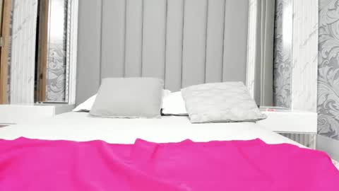 Snapshot of angelstonne_ chatting on September 18, 11:01 am Angel online show from September 18, 11:01 am