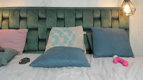 ANGIE online show from February 4, 5:23 pm