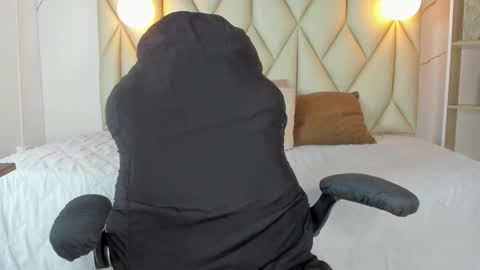 ANGIE online show from November 14, 4:06 pm