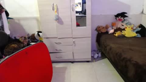 Snapshot of angelswhithe chatting on October 13, 7:14 pm angels online show from October 13, 7:14 pm