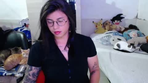 Snapshot of angelswhithe chatting on November 17, 6:35 pm angels online show from November 17, 6:35 pm