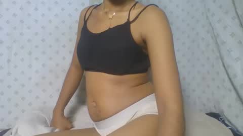 Snapshot of angeltta69 chatting on October 27, 5:17 pm angeltta69 online show from October 27, 5:17 pm