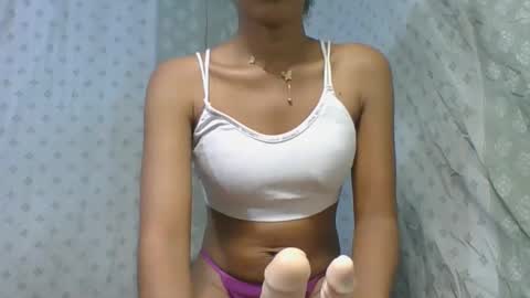 Snapshot of angeltta69 chatting on November 22, 5:45 pm angeltta69 online show from November 22, 5:45 pm