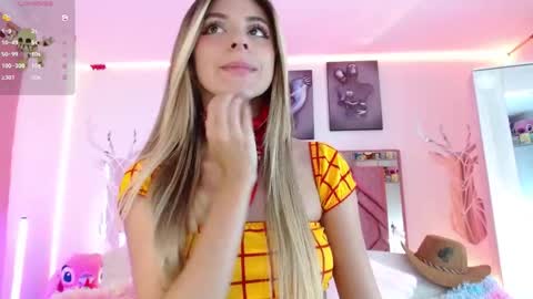 Snapshot of angely_18 chatting on October 31, 8:32 pm Angely online show from October 31, 8:32 pm