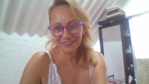 angelycute476334 online show from February 3, 7:52 pm