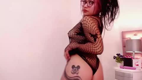 Snapshot of angie99_gh chatting on February 23, 4:07 am Angie online show from February 23, 4:07 am