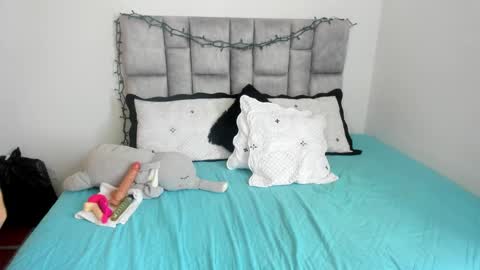 angie online show from December 2, 2:52 pm