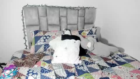 angie online show from December 9, 11:03 pm