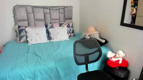 angie online show from December 14, 6:20 pm