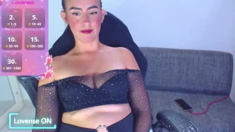 Snapshot of angie_dreamgirl chatting on October 23, 11:57 pm IG angie dreamgirl01 online show from October 23, 11:57 pm