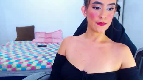 Snapshot of angie_dreamgirl chatting on May 28, 2:31 am IG angie dreamgirl01 online show from May 28, 2:31 am