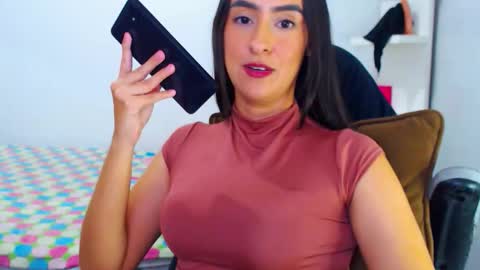 Snapshot of angie_dreamgirl chatting on June 8, 2:56 am IG angie dreamgirl01 online show from June 8, 2:56 am