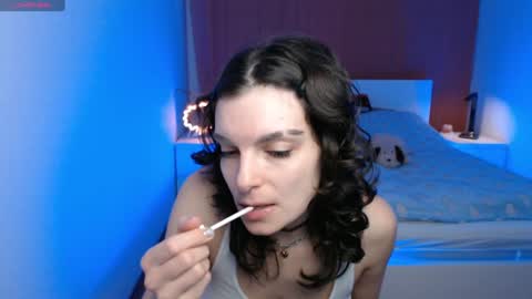 angie_faee online show from December 17, 7:26 pm