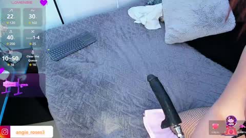 Snapshot of angiee_roses chatting on January 25, 11:11 pm angiee roses online show from January 25, 11:11 pm