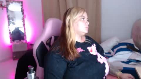 angiegranados1 online show from April 29, 2:15 am