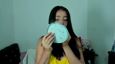 Snapshot of angielee01 chatting on June 23, 12:36 pm Angie y Andres online show from June 23, 12:36 pm