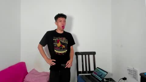 Snapshot of angielee01 chatting on July 20, 1:24 pm Angie y Andres online show from July 20, 1:24 pm