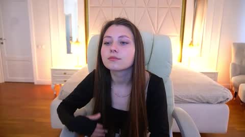 Snapshot of angieshyy chatting on May 1, 7:46 am Anny online show from May 1, 7:46 am