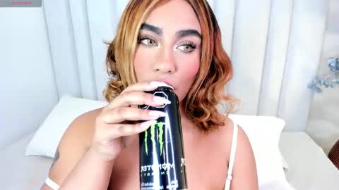 Snapshot of angueljonnes chatting on February 28, 6:03 am ANGUEL JONES online show from February 28, 6:03 am