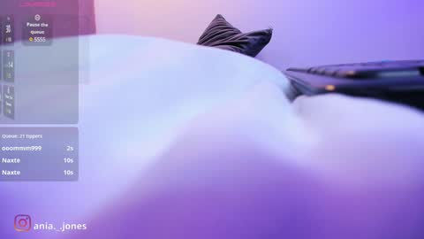 Snapshot of ania_mml chatting on December 27, 11:21 pm Ania online show from December 27, 11:21 pm