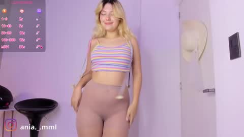 Snapshot of ania_mml chatting on September 19, 7:58 pm Ania online show from September 19, 7:58 pm