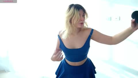 Snapshot of ania_mml chatting on October 17, 9:39 pm Ania online show from October 17, 9:39 pm