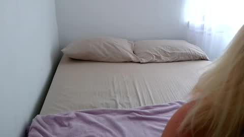 Snapshot of ania_mml chatting on October 20, 8:53 pm Ania online show from October 20, 8:53 pm